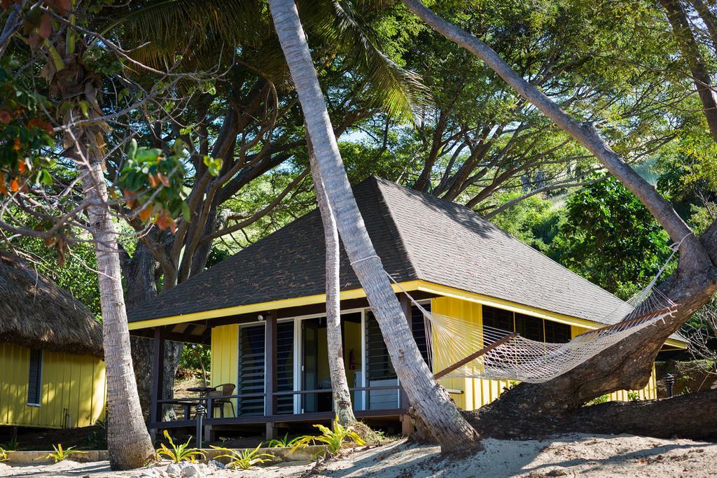 Funky Fish Beach & Surf Resort Solevu Exterior photo