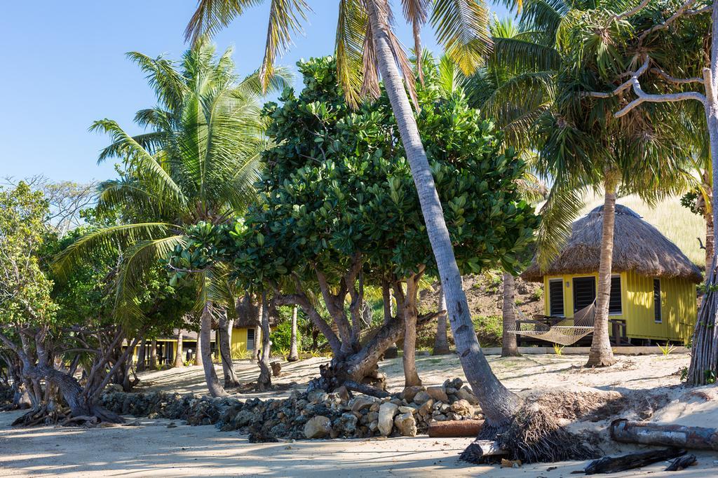 Funky Fish Beach & Surf Resort Solevu Exterior photo